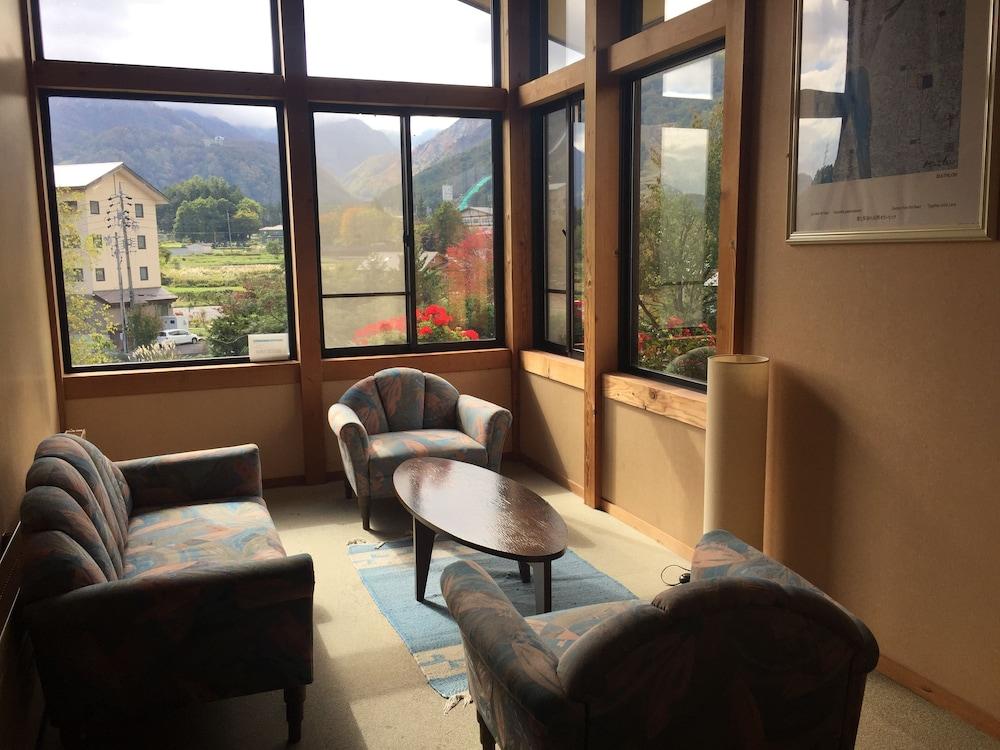 Hakuba Alpine Hotel Exterior photo
