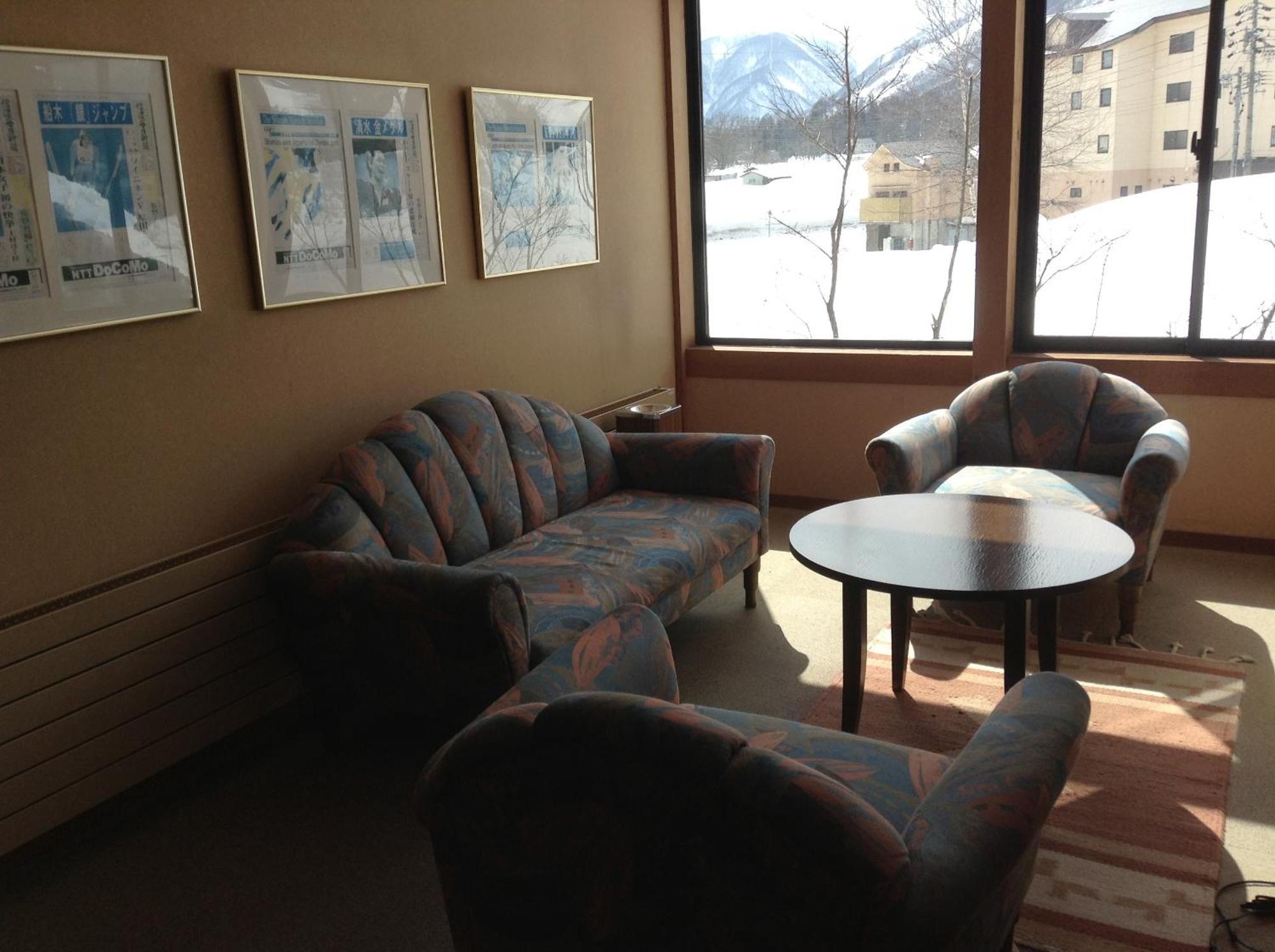 Hakuba Alpine Hotel Exterior photo