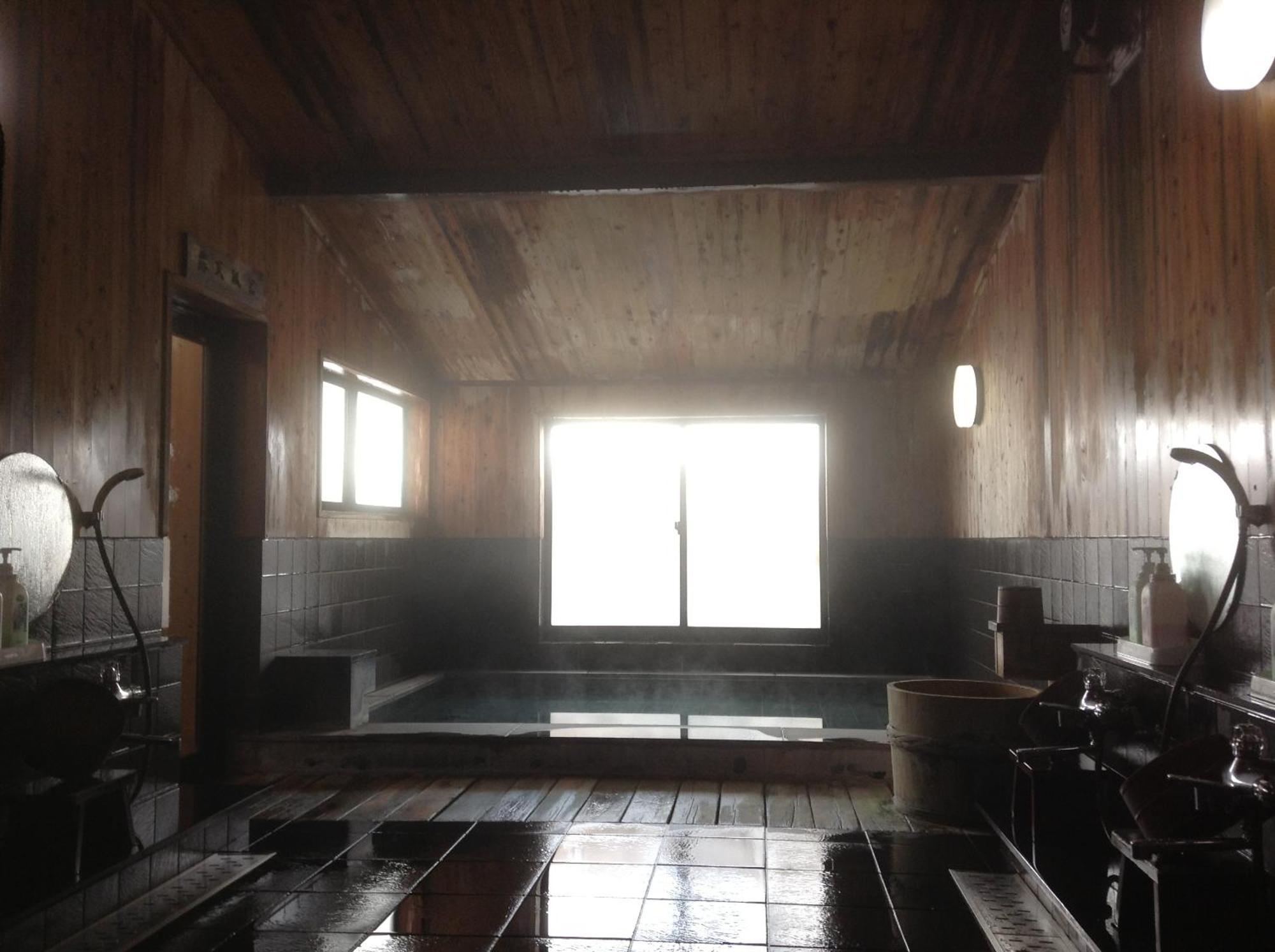 Hakuba Alpine Hotel Exterior photo